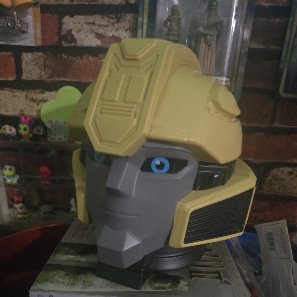 Marvel VR Headset - Yellow and Gray